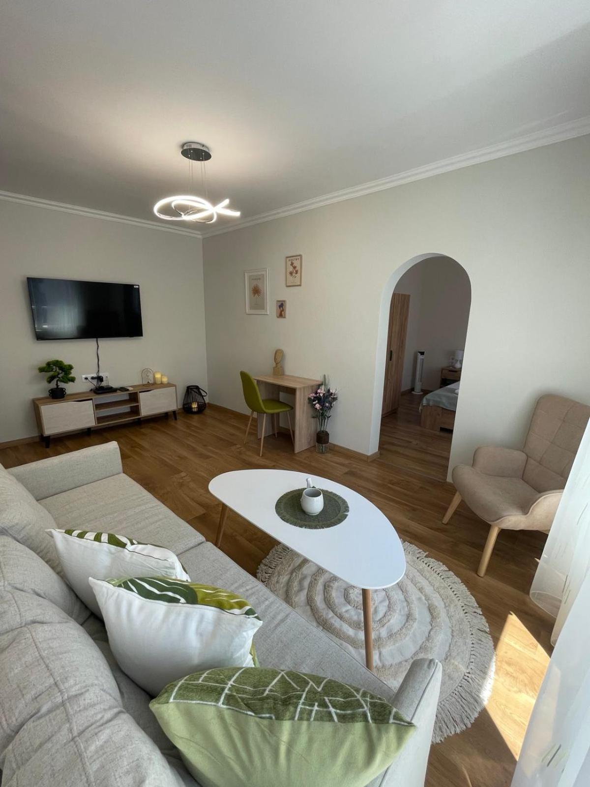 Seven Hills Apartment With Optional Parking Plovdiv Bagian luar foto